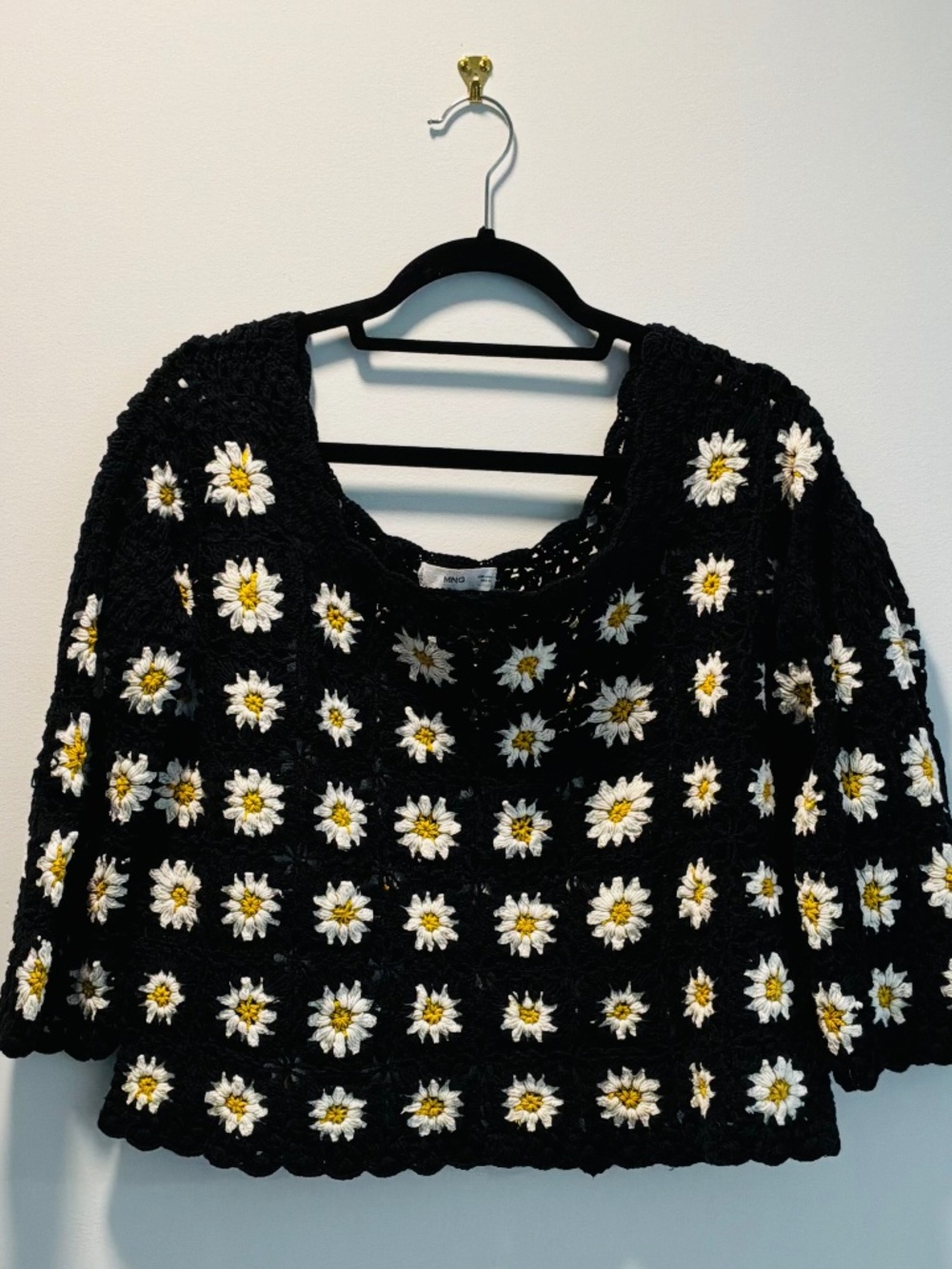 MNG Mango cropped Daisy Crochet Swester Black Granny Square Knit Top Size XL